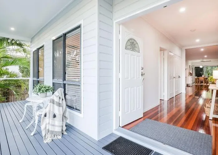 Agnes Bliss - Stunning, Central Four-Bedroom Beach House In Sunny Agnes Water