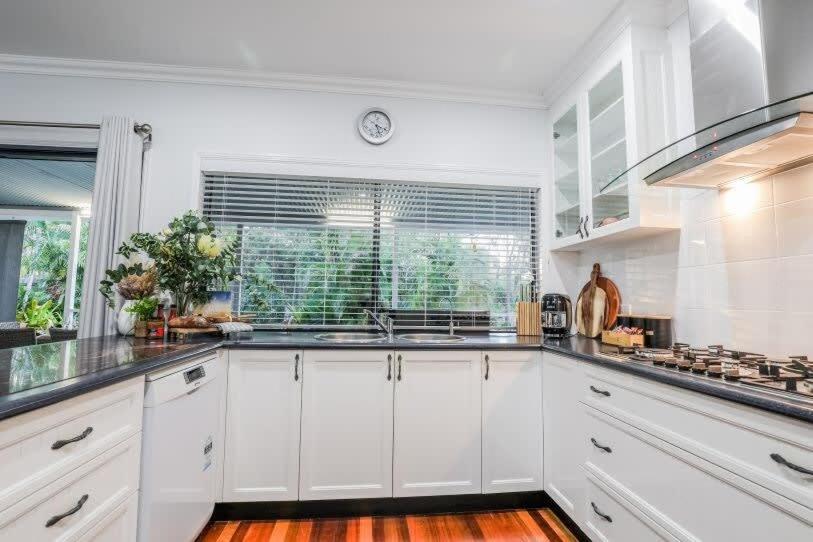 Agnes Bliss - Stunning, Four-bedroom House In Sunny